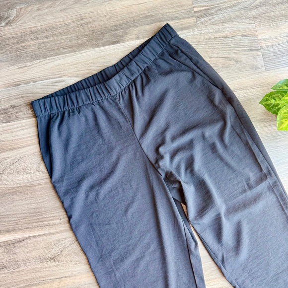 H&M Black Pull-On Ankle Pants Women’s (No Size Tag, Fits Like M/L) - Picture 2 of 6